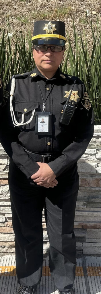 Guardia de seguridad privada  uniformada del CUSAEM en el Estado de México